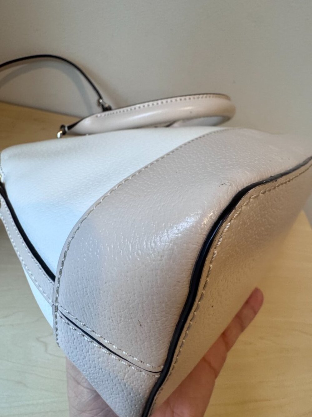 Kate Spade Dome Satchel β Saffiano Leather β Beige & Tan β GREAT CONDITION π₯ - Picture 7 of 13